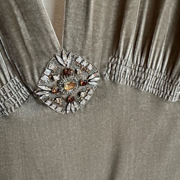 RALPH LAUREN COLLECTION Taupe Velvet LS v-neck Blouse with crystal detail- 6 - Picture 1 of 9